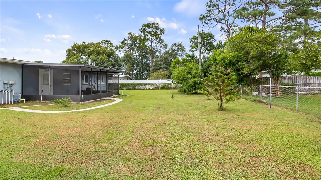 For Sale: $240,000 (3 beds, 1 baths, 892 Square Feet)