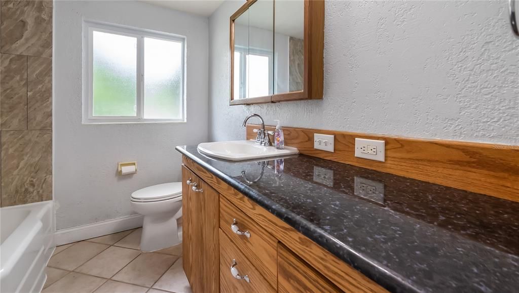For Sale: $240,000 (3 beds, 1 baths, 892 Square Feet)