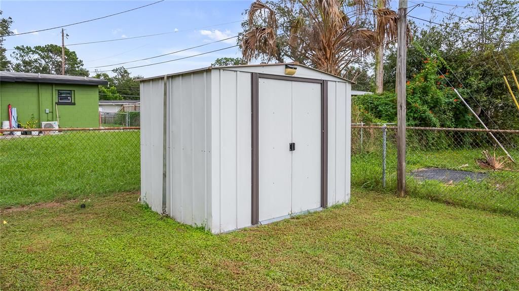 For Sale: $240,000 (3 beds, 1 baths, 892 Square Feet)