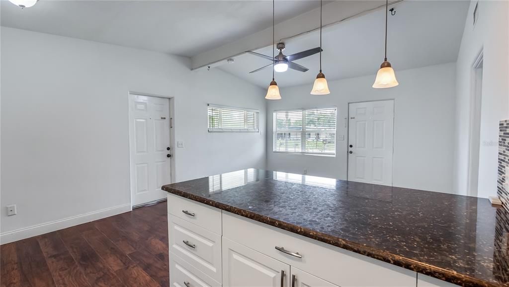 For Sale: $240,000 (3 beds, 1 baths, 892 Square Feet)