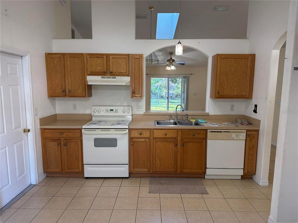 For Sale: $236,900 (3 beds, 2 baths, 1531 Square Feet)