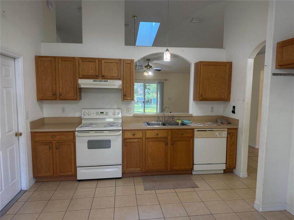For Sale: $236,900 (3 beds, 2 baths, 1531 Square Feet)