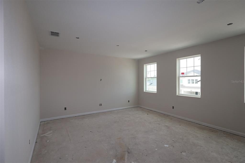 For Sale: $554,990 (5 beds, 4 baths, 3102 Square Feet)