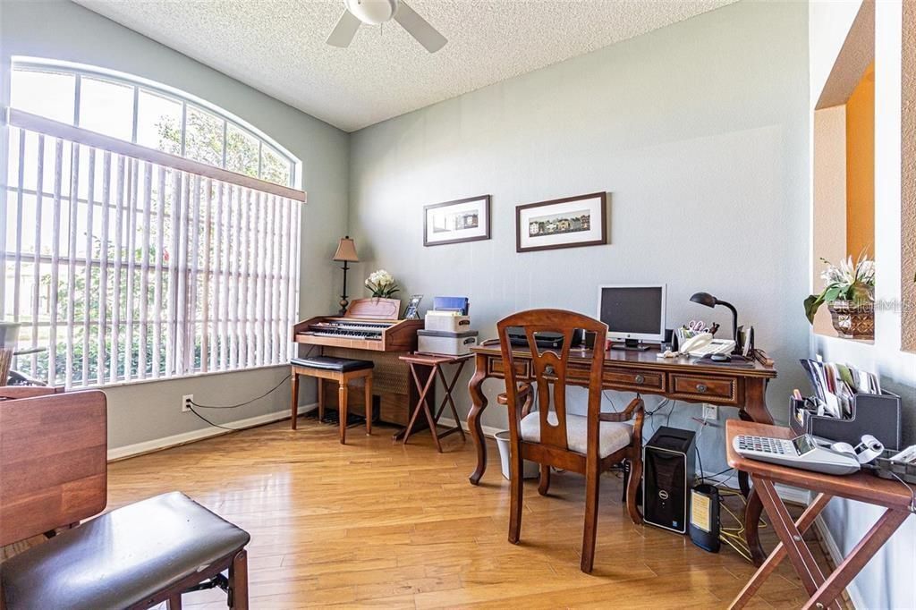 En Venta: $355,900 (2 camas, 2 baños, 1555 Pies cuadrados)