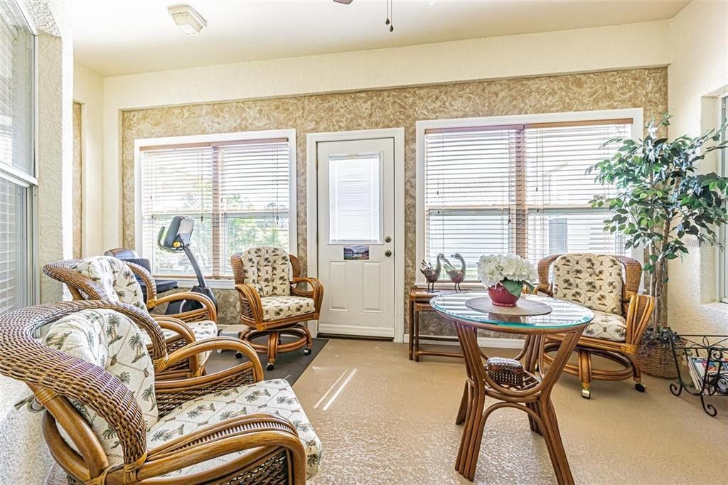En Venta: $355,900 (2 camas, 2 baños, 1555 Pies cuadrados)