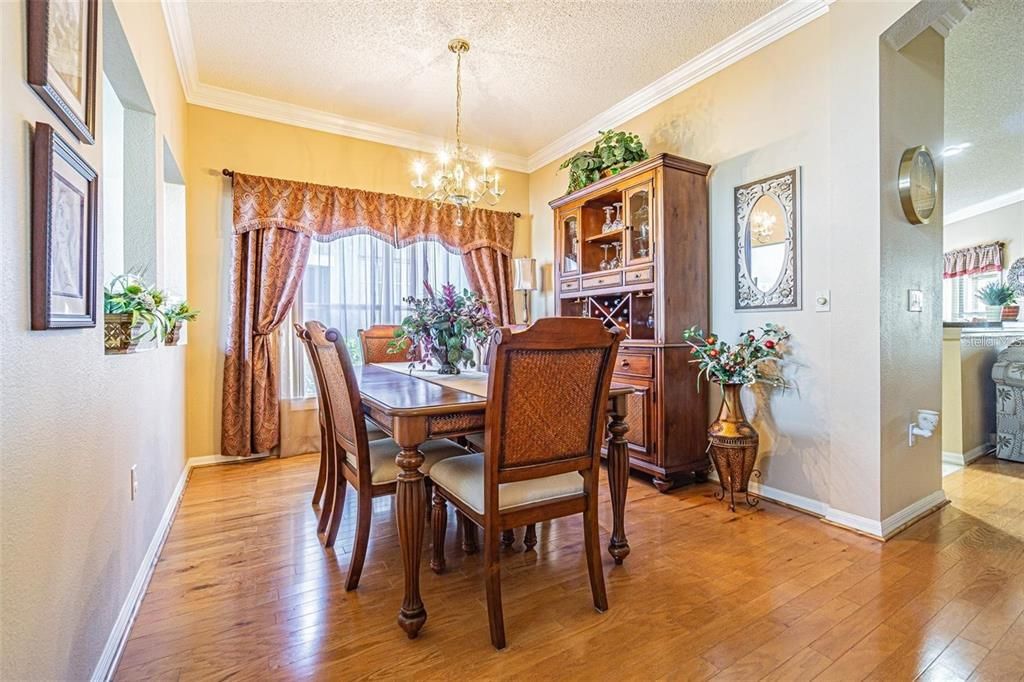 En Venta: $355,900 (2 camas, 2 baños, 1555 Pies cuadrados)