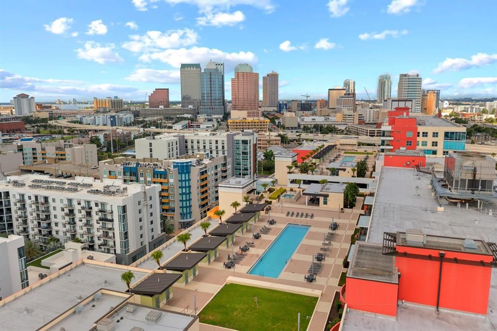 For Sale: $375,000 (2 beds, 1 baths, 1050 Square Feet)