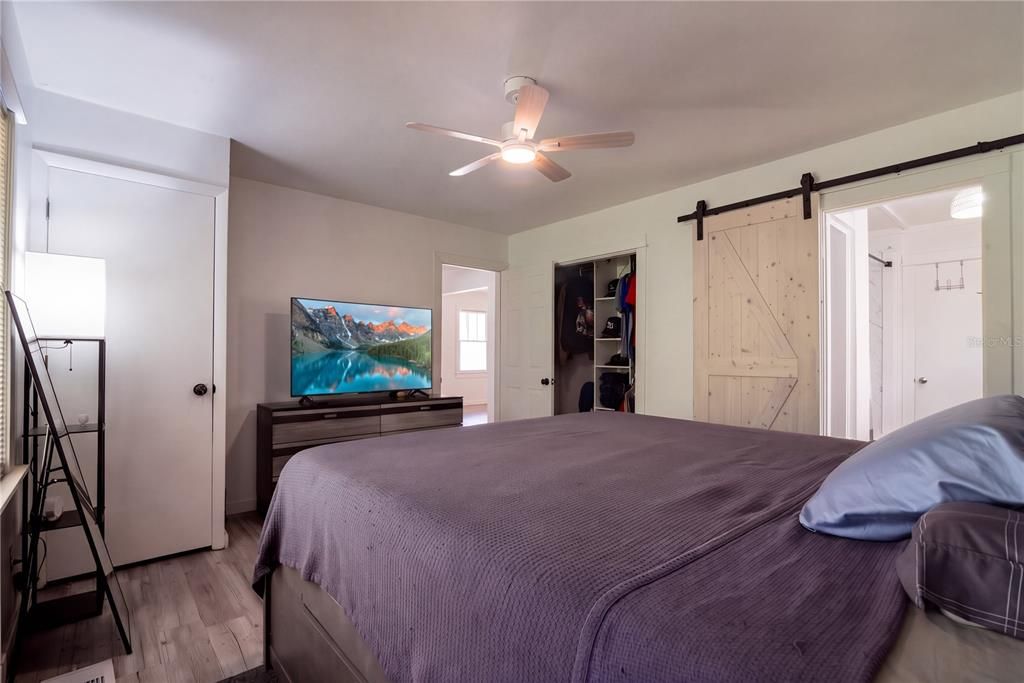 For Sale: $285,000 (2 beds, 1 baths, 1114 Square Feet)