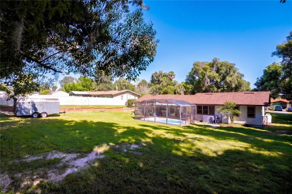 For Sale: $285,000 (2 beds, 1 baths, 1114 Square Feet)
