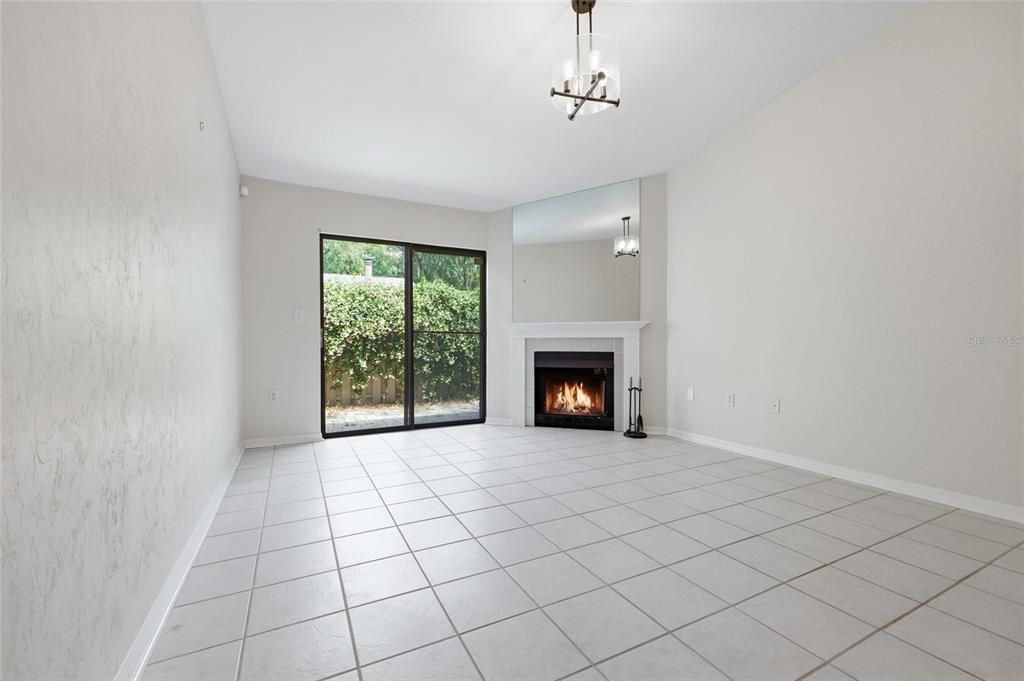 En Venta: $199,900 (2 camas, 2 baños, 988 Pies cuadrados)
