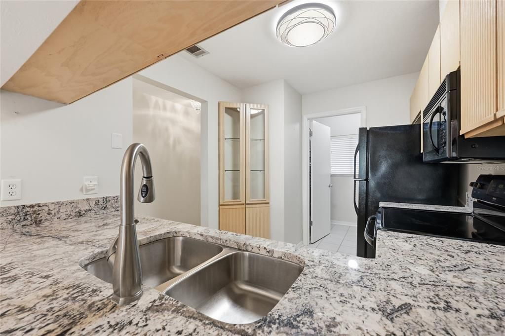 En Venta: $199,900 (2 camas, 2 baños, 988 Pies cuadrados)