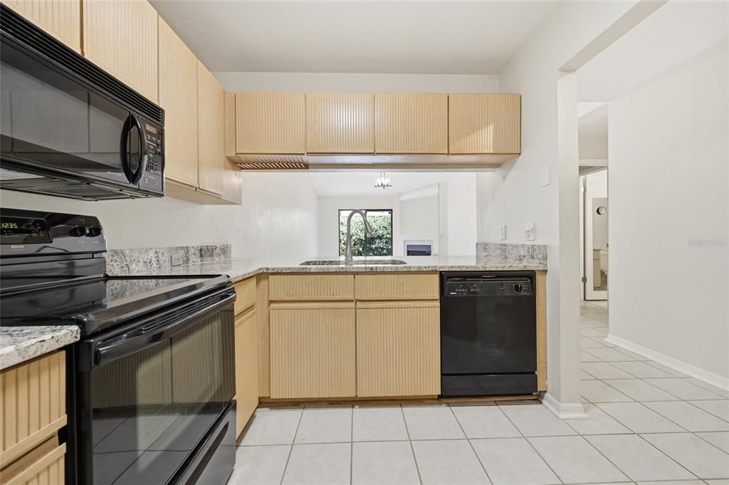 En Venta: $199,900 (2 camas, 2 baños, 988 Pies cuadrados)