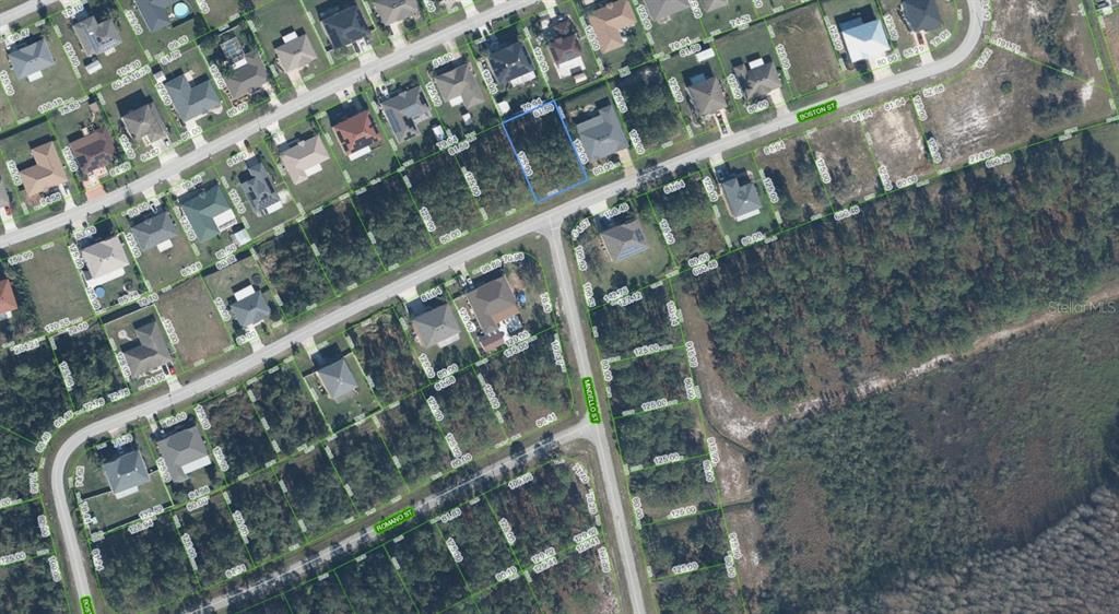 En Venta: $41,900 (0.23 acres)