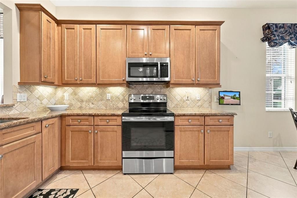 На продажу: $349,999 (3 спален, 2 ванн, 1868 Квадратных фут)