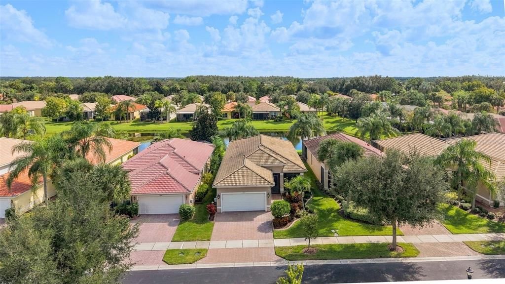 На продажу: $349,999 (3 спален, 2 ванн, 1868 Квадратных фут)
