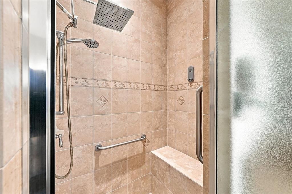 На продажу: $349,999 (3 спален, 2 ванн, 1868 Квадратных фут)