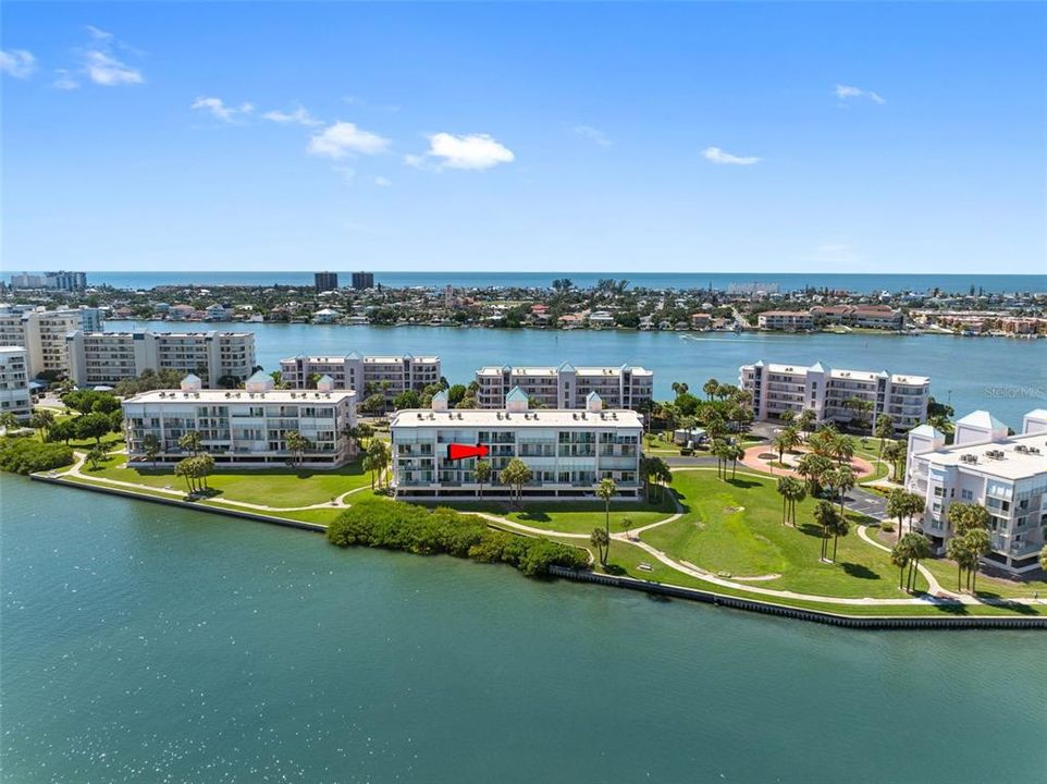 На продажу: $625,000 (2 спален, 2 ванн, 1265 Квадратных фут)