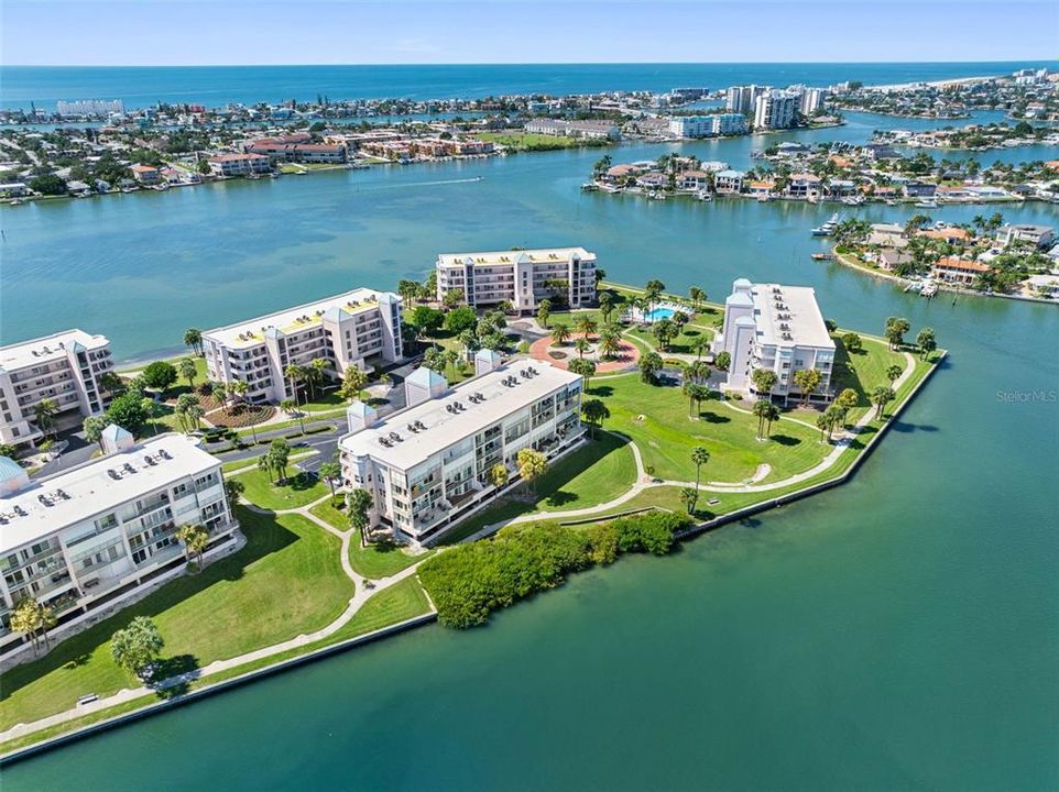 На продажу: $625,000 (2 спален, 2 ванн, 1265 Квадратных фут)