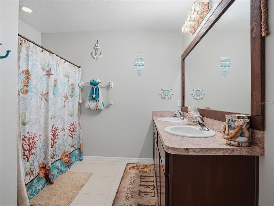En Venta: $375,000 (3 camas, 2 baños, 1690 Pies cuadrados)