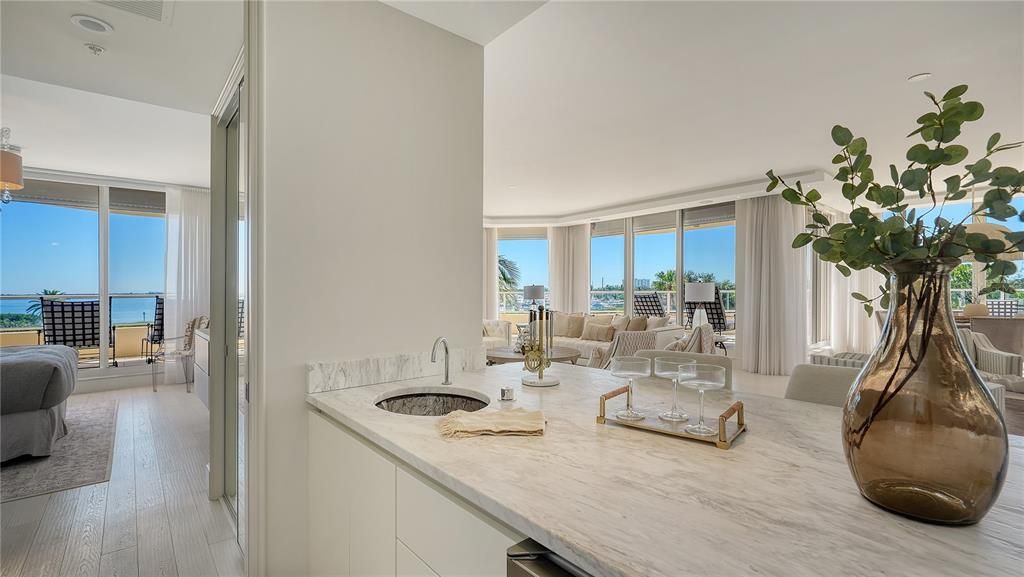 En Venta: $2,495,000 (3 camas, 3 baños, 2925 Pies cuadrados)