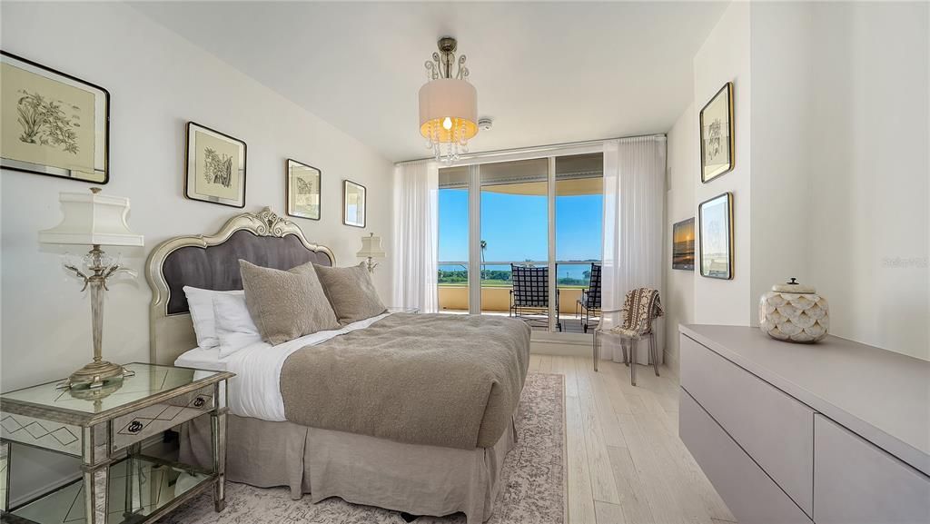 En Venta: $2,495,000 (3 camas, 3 baños, 2925 Pies cuadrados)