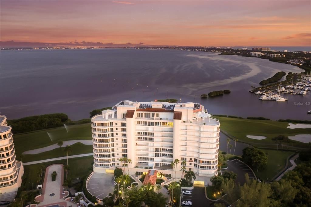 En Venta: $2,495,000 (3 camas, 3 baños, 2925 Pies cuadrados)
