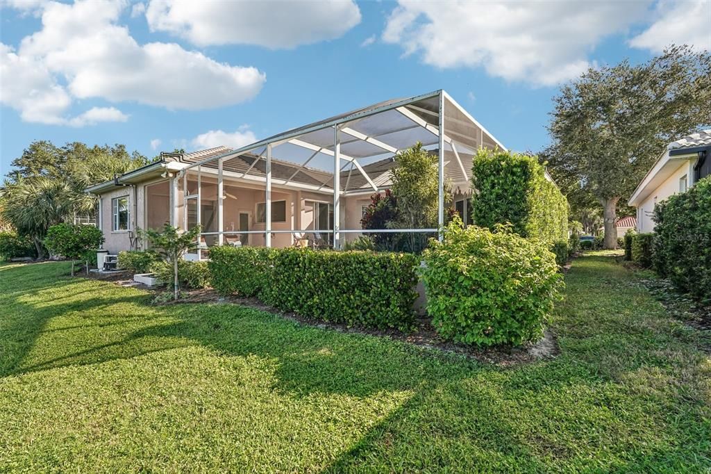 En Venta: $699,900 (3 camas, 3 baños, 2593 Pies cuadrados)
