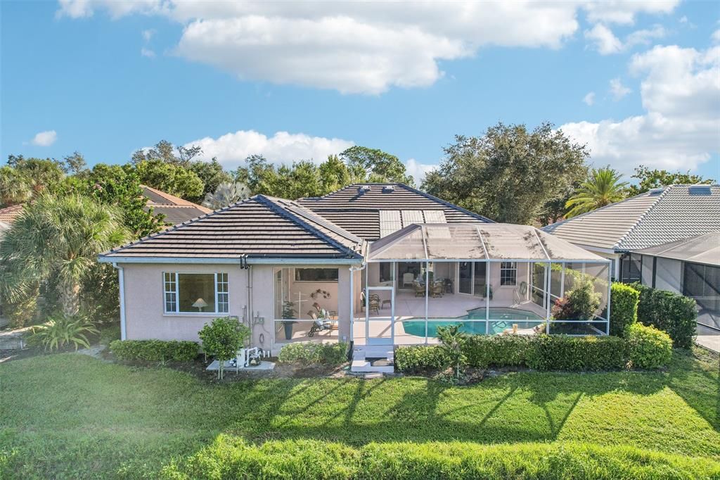 En Venta: $699,900 (3 camas, 3 baños, 2593 Pies cuadrados)