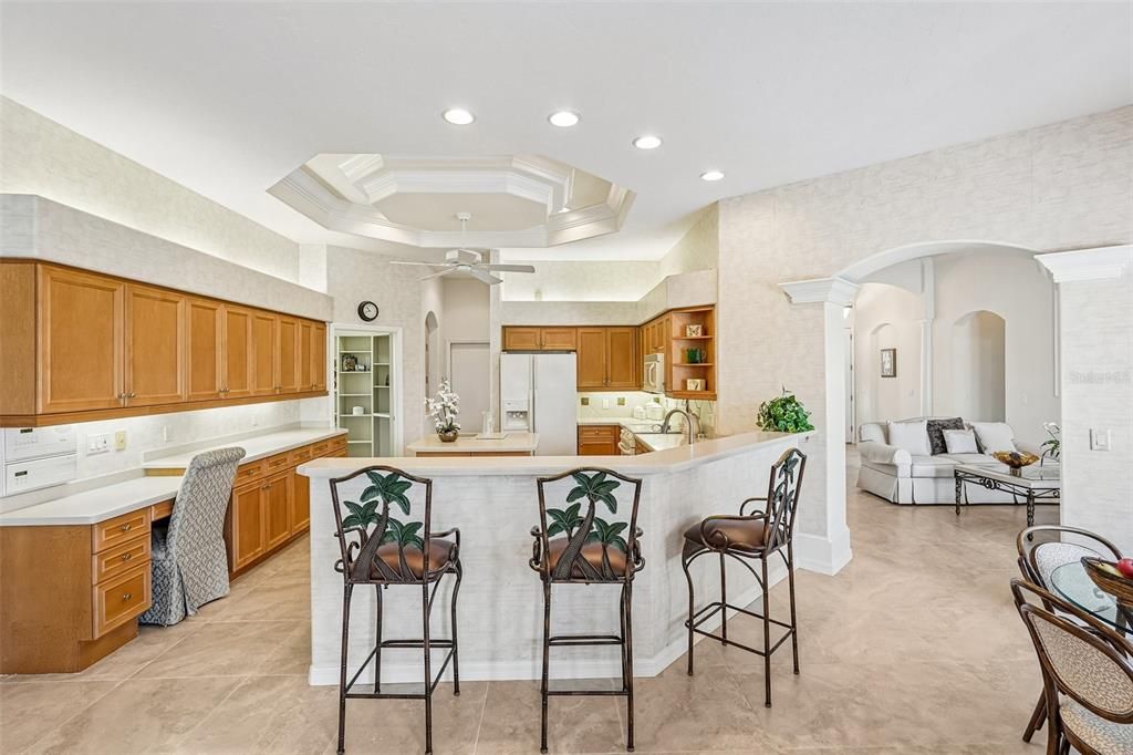 En Venta: $699,900 (3 camas, 3 baños, 2593 Pies cuadrados)