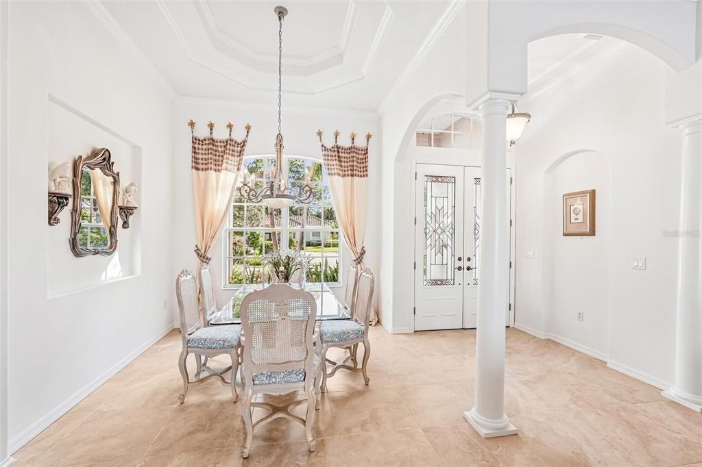 En Venta: $699,900 (3 camas, 3 baños, 2593 Pies cuadrados)