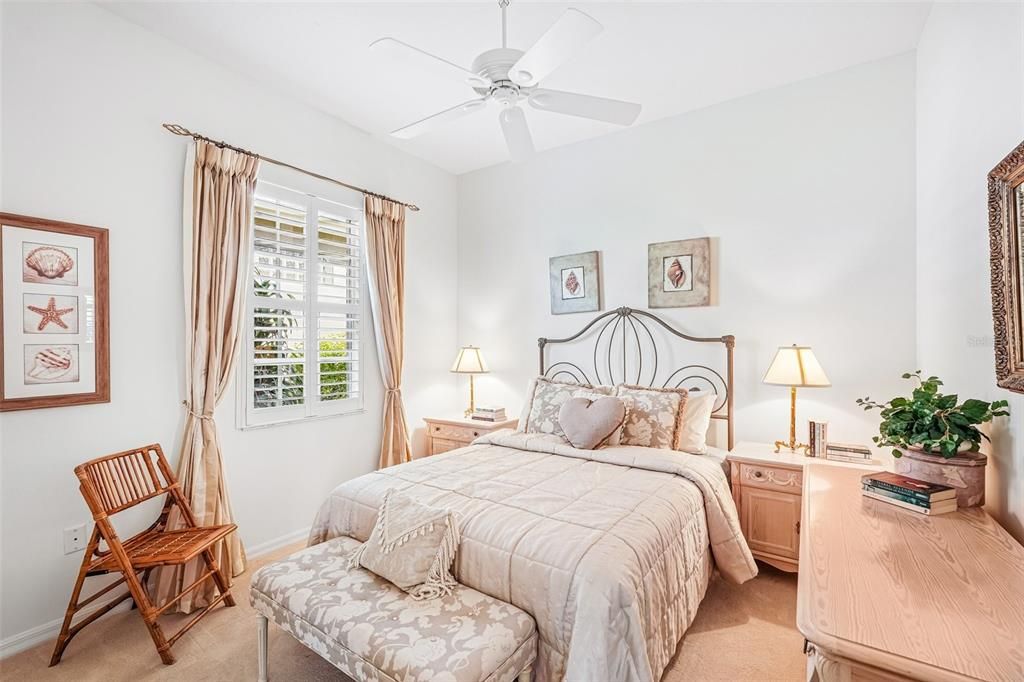 En Venta: $699,900 (3 camas, 3 baños, 2593 Pies cuadrados)