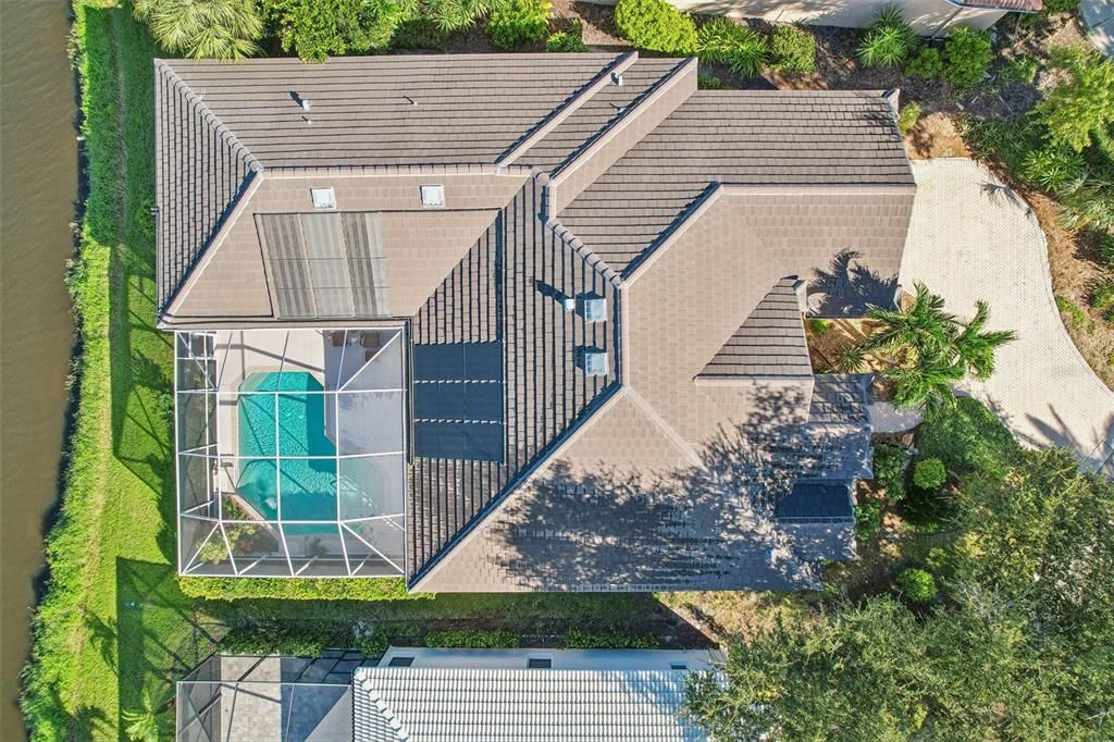 En Venta: $699,900 (3 camas, 3 baños, 2593 Pies cuadrados)