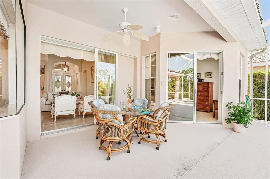 En Venta: $699,900 (3 camas, 3 baños, 2593 Pies cuadrados)