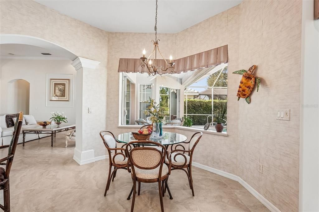 En Venta: $699,900 (3 camas, 3 baños, 2593 Pies cuadrados)