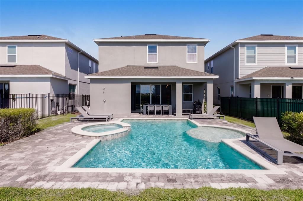 En Venta: $550,000 (5 camas, 4 baños, 2574 Pies cuadrados)