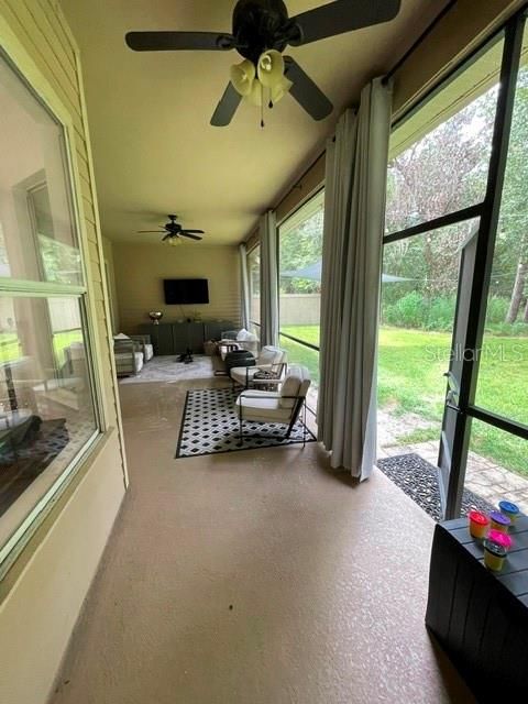 En Venta: $646,000 (4 camas, 3 baños, 2963 Pies cuadrados)