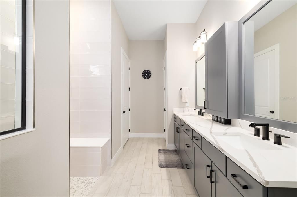 For Sale: $884,000 (3 beds, 3 baths, 2511 Square Feet)