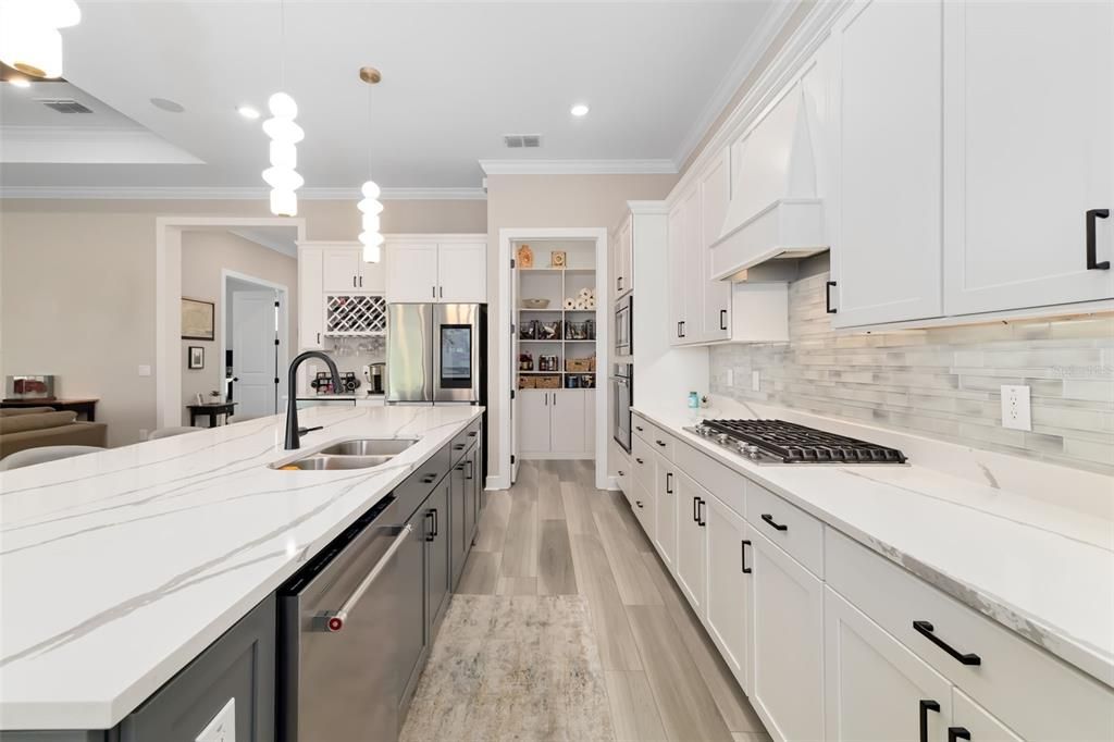 For Sale: $884,000 (3 beds, 3 baths, 2511 Square Feet)