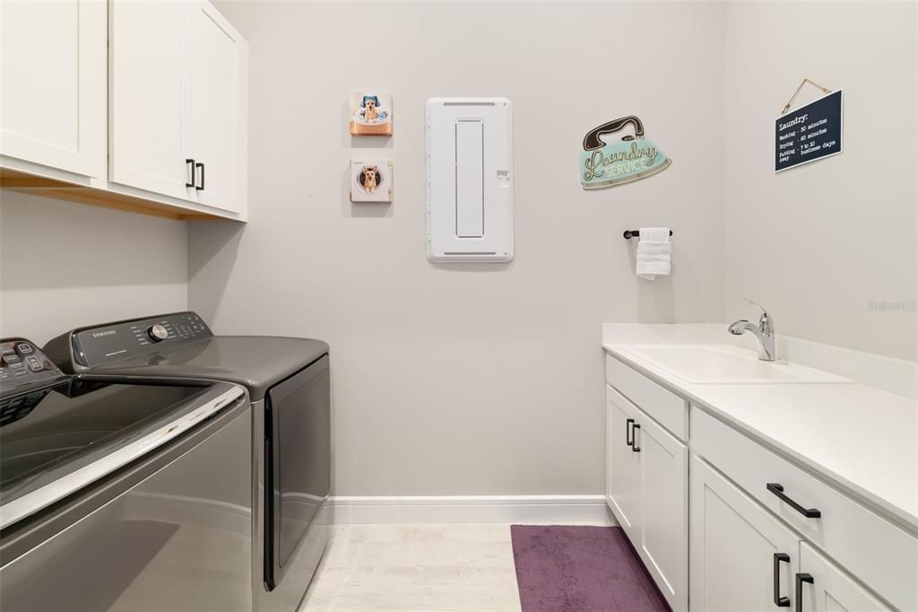 For Sale: $884,000 (3 beds, 3 baths, 2511 Square Feet)