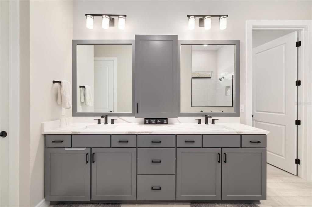 For Sale: $884,000 (3 beds, 3 baths, 2511 Square Feet)
