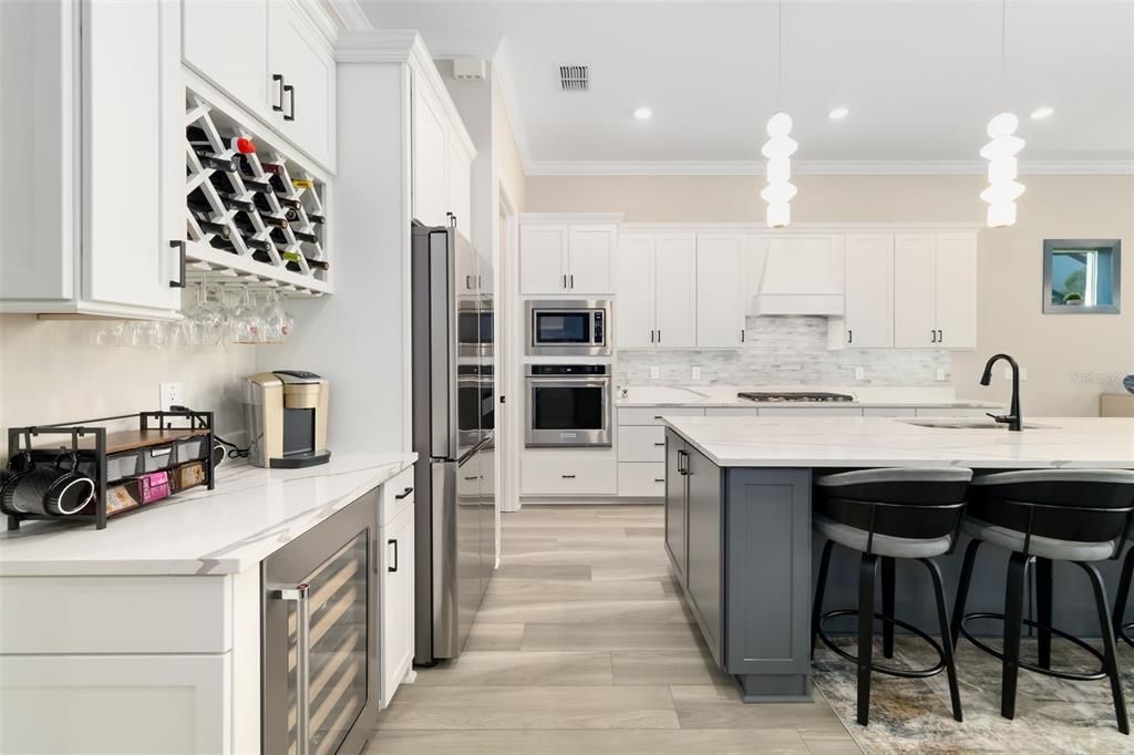 For Sale: $884,000 (3 beds, 3 baths, 2511 Square Feet)