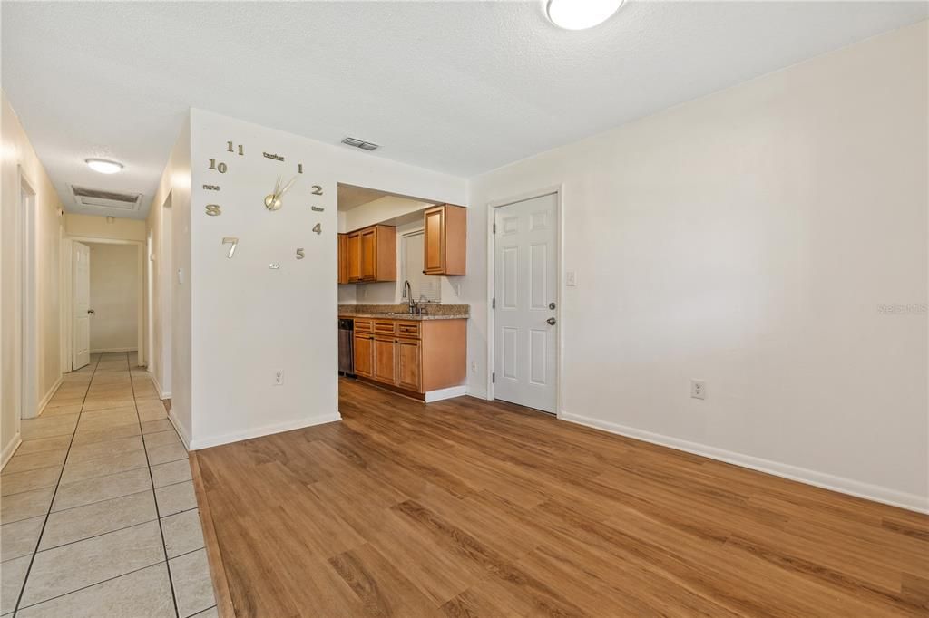 For Rent: $1,950 (3 beds, 2 baths, 1064 Square Feet)