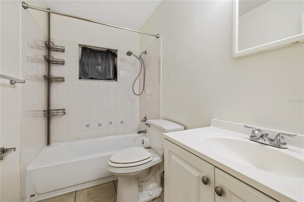 For Rent: $1,950 (3 beds, 2 baths, 1064 Square Feet)