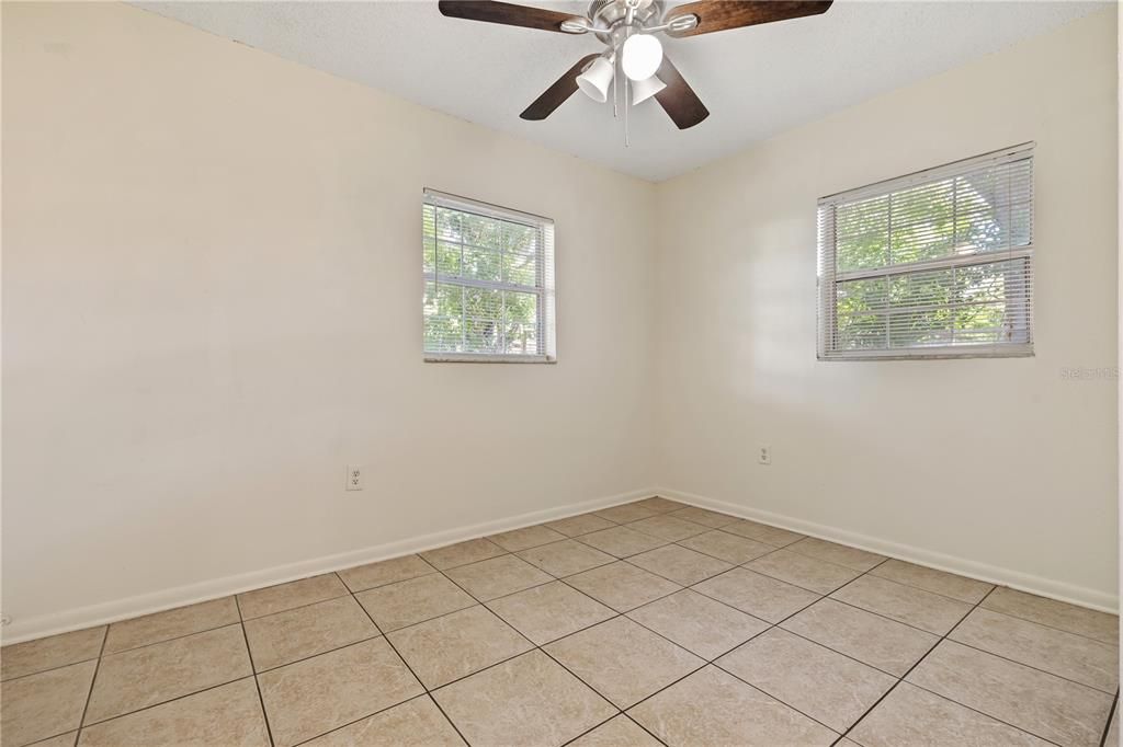 For Rent: $1,950 (3 beds, 2 baths, 1064 Square Feet)