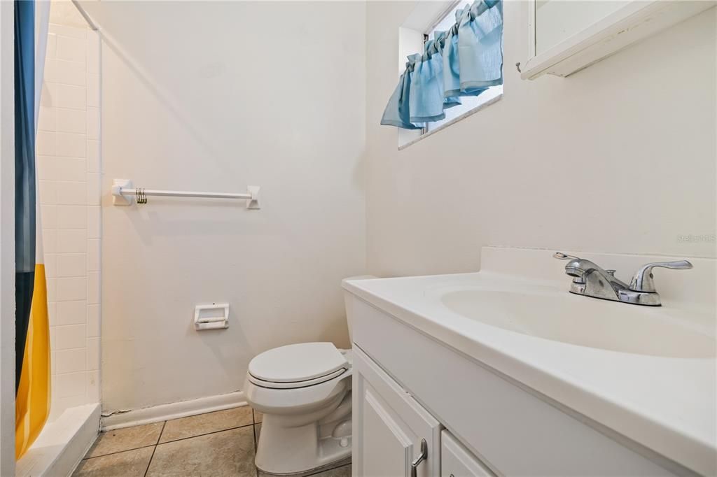 For Rent: $1,950 (3 beds, 2 baths, 1064 Square Feet)