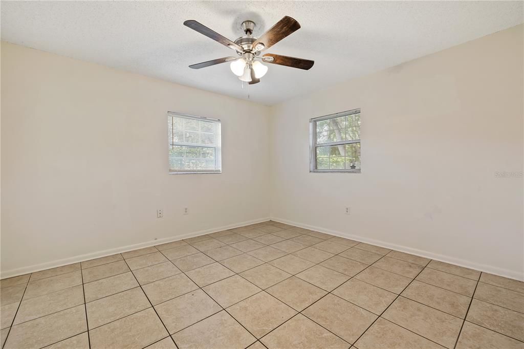 For Rent: $1,950 (3 beds, 2 baths, 1064 Square Feet)
