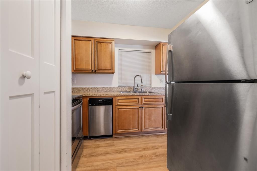 For Rent: $1,950 (3 beds, 2 baths, 1064 Square Feet)
