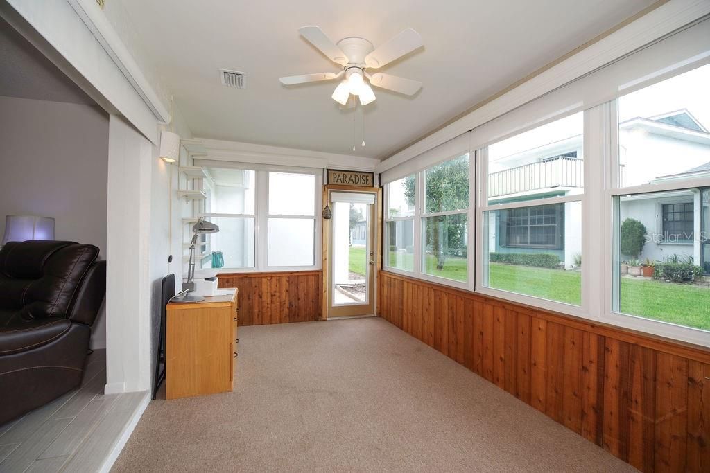 For Sale: $325,000 (2 beds, 2 baths, 1196 Square Feet)