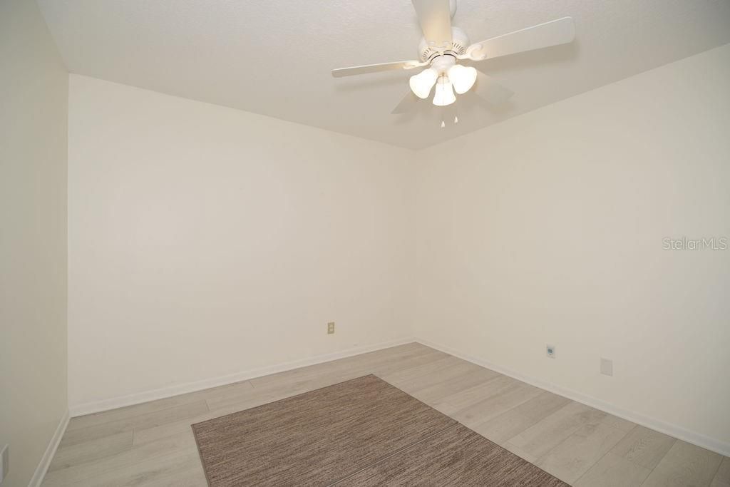 For Sale: $325,000 (2 beds, 2 baths, 1196 Square Feet)