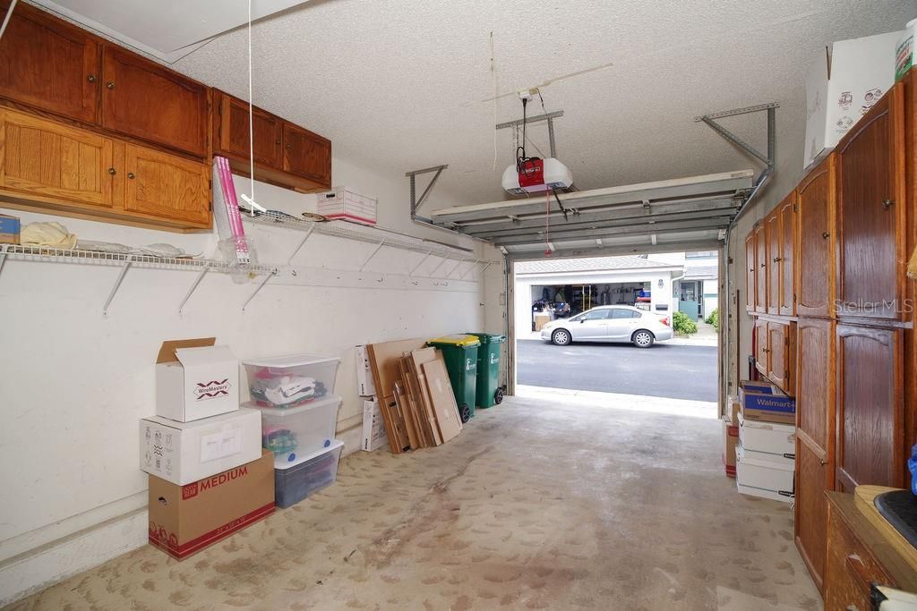 For Sale: $325,000 (2 beds, 2 baths, 1196 Square Feet)